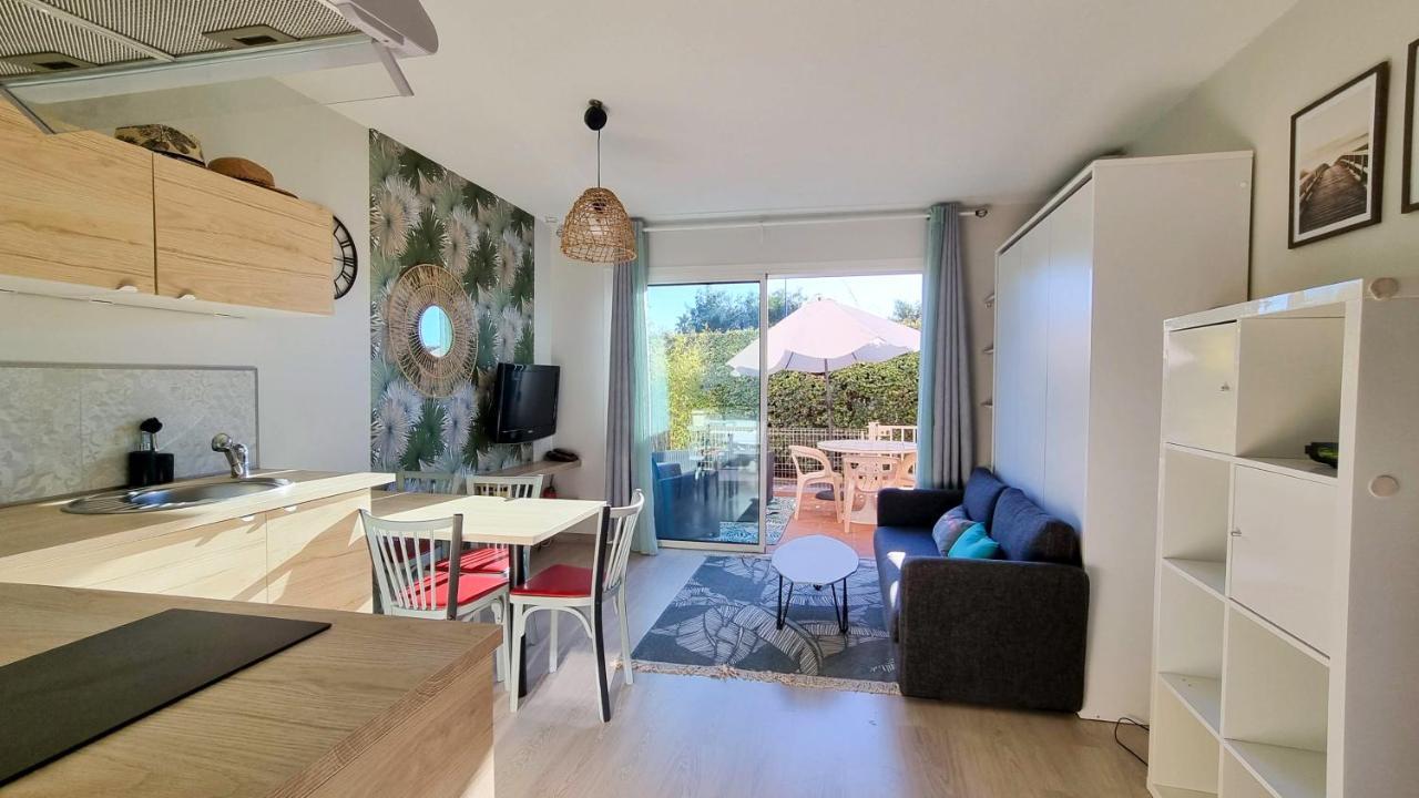 A 500 M Bord De Mer Giens Hyeres Exterior photo